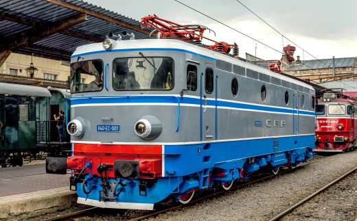 924989 (a): :2048x1270